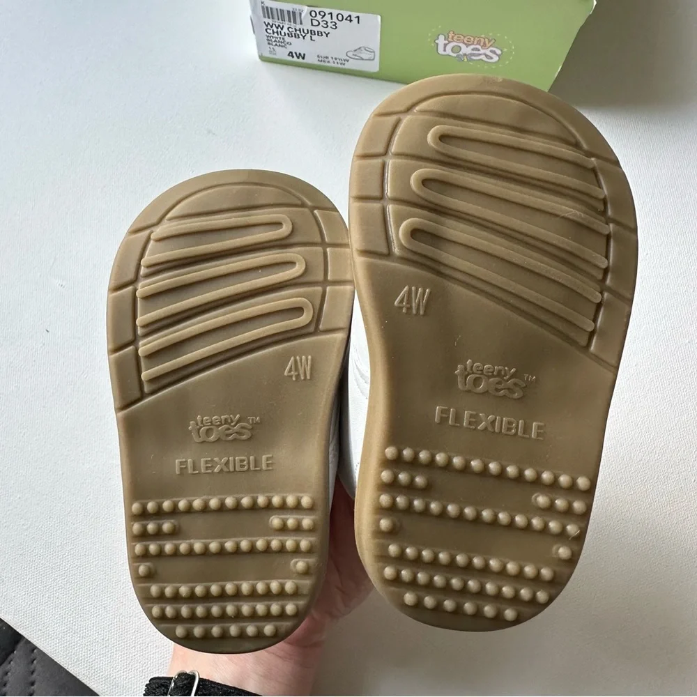 Teeny Toes White Baby Walker Shoes